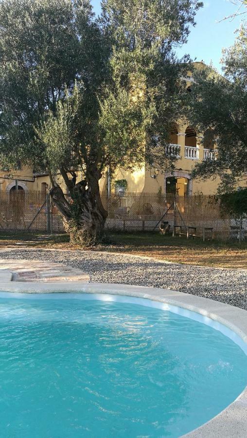 Maset Del Garraf Pensionat Olesa de Bonesvalls Exteriör bild
