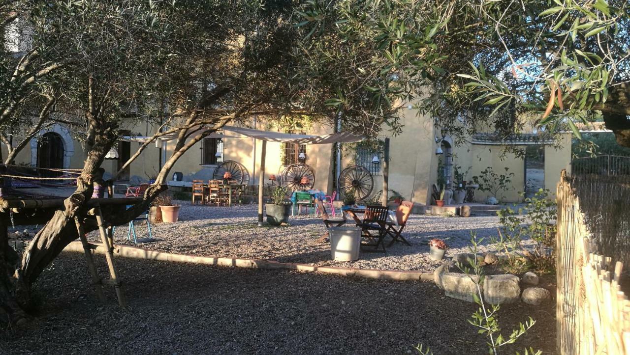 Maset Del Garraf Pensionat Olesa de Bonesvalls Exteriör bild